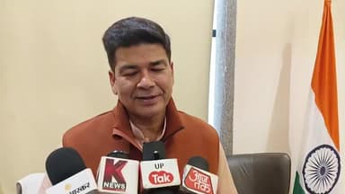 बरेली नगर निगम में 1000 करोड़ का बजट पेश, मेयर डॉ उमेश गौतम जानकारी देते हुए।