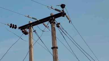 हटा: मड़ियादो: 33 KV बिजली लाइन में फाल्ट से कई गांव में बिजली आपूर्ति ठप्प, सुधार कार्य जारी