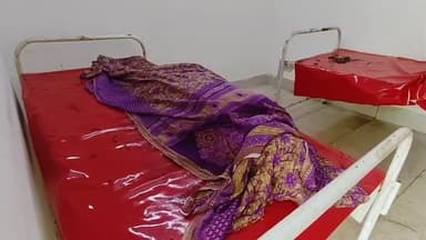 ଖଲ୍ଲିକୋଟ୍: ସାବୁଳିଆ ଗ୍ରାମରେ ଘର ଭିତରେ ରଶି ଲଗାଇ ଯୁବତୀଙ୍କ ଆତ୍ମହତ୍ୟା ଘଟଣା; ହତ୍ୟା ଅଭିଯୋଗ ଆଣିଲେ ମୃତ ଯୁବତୀଙ୍କ ଭଉଣି ଓ ଭିଣୋଇ