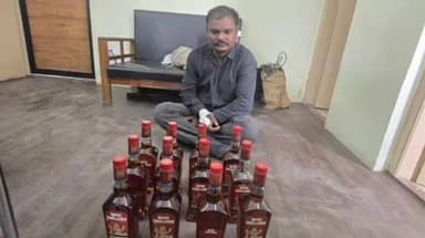 તાલાળા: આકોલવાડી બામણાસા રોડ પર વાહન ચેકિંગ દરમિયાન તાલાલા પોલીસે કોડીનારના શખ્સને દારુની 12 બોટલો સાથે ઝડપી પાડ્યો