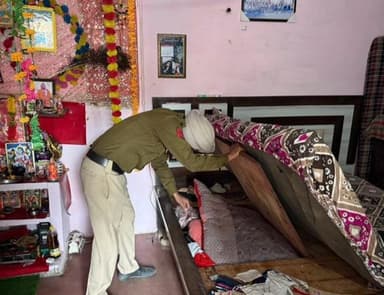 ਮੌੜ: ਥਾਣਾ ਮੌੜ ਏਰੀਆ ਸ਼ੱਕੀ ਵਿਅਕਤ ਦੇ ਘਰਾਂ ਵਿੱਚ ਡੀਐਸਪੀ ਅਗਵਾਈ ਚ ਚਲਾਇਆ ਸਰਚ ਅਭਿਆਨ