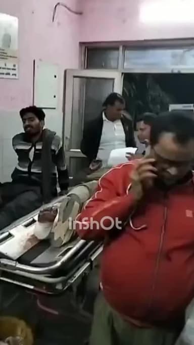 बांगरमऊ: बांगरमऊ में अज्ञात वाहन की टक्कर से तीन युवक घायल, देर रात होटल से लौटते समय हुआ हादसा, हालत गंभीर