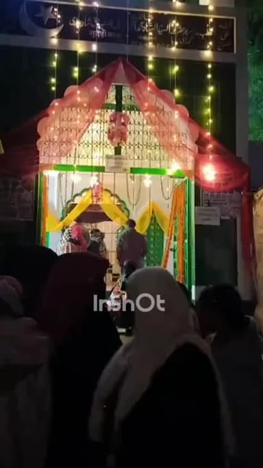 बांगरमऊ: बांगरमऊ के आसीवन में सूफी संत गुदड़ी हक शाह बाबा का 80वां उर्स शुरू, गुशल पोशी और इत्र पोशी के साथ अमन-चैन की मांगी गईं