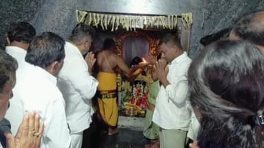 ధర్మపురి: శ్రీ లక్ష్మీ నరసింహ స్వామి వారి ఆలయాన్ని సందర్శించి స్వామివారిని దర్శించుకుని ప్రత్యేక పూజలు నిర్వహించిన రాష్ట్ర మంత్రి