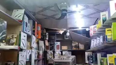 इंदरगढ़: नगर के मेन बाजार में चोरों ने मोबाइल शॉप और कटिंग की दुकान में टीन की चद्दर काटकर की चोरी, पुलिस जांच में जुटी