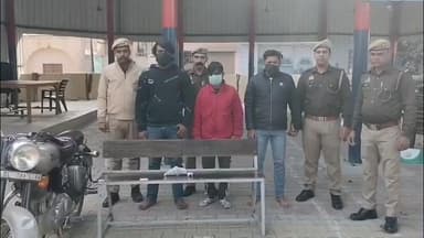 बड़ौत: बड़ौत में युवक को गोली मारकर घायल करने के मामले में 1 बाल अपचारी के खिलाफ कार्रवाई, तमंचा व बुलेट सहित 3 आरोपी गिरफ्तार