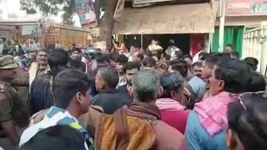 केराकत: केराकत थाना क्षेत्र के बेलाव गांव के पास आज 30 वर्षीय युवक की ईंट पत्थर से मारकर हत्या कर दी गई