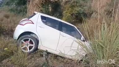 गभाना: हाईवे पर दौरऊ नहर के पास कार अनियंत्रित होकर रैलिंग तोड़ते हुए गड्डे में पलटी, दो युवक मामूली रूप से घायल हुए