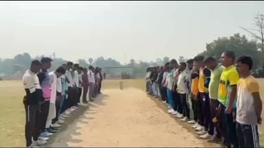 মুরারই ২: বোনহা ওবেদিয়া হাই স্কুল মাঠে বোনহা ক্রিকেট উৎসবে পরিচালনায় নকআউট ক্রিকেট টুর্নামেন্টের ফাইনাল খেলার শুভ উদ্বোধন করা হল