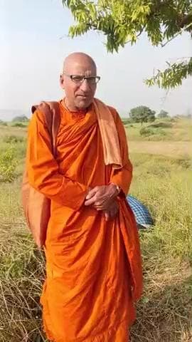 Bhagwanpur se 3 kilometer aage hai Hanuman Ghat se thoda piche hai