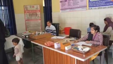 चंदौसी: अकरौली गांव के प्राथमिक स्वास्थ्य केंद्र पर मुख्यमंत्री के ड्रीम प्रोजेक्ट को साकार करने हेतु किया गया मेले का आयोजन