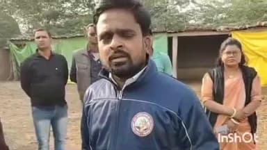 पैलानी: विश्व हिंदू महासंघ के गौ रक्षा जिलाध्यक्ष महेश प्रजापति ने इछावर गांव में संचालित गौशाला का किया निरीक्षण