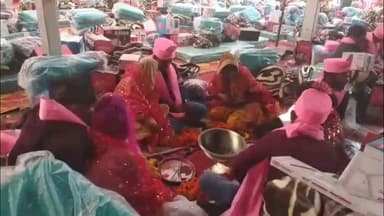 हाटा: हाटा में खुशियों की बरसात: 300 जोड़ों का सामूहिक विवाह, वरमाला के साथ मिला पौधा–नई जिंदगी की हरियाली की शुरुआत