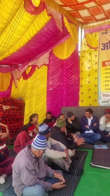 घनसाली स्वास्थ्य जन संघर्ष मोर्चा पिलखी अस्पताल में चल रहे धरने को समर्थन करने पहुंचे बॉबी पंवार