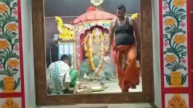 ଜୟପୁର: ଜୟପୁର ବ୍ଲକ ସ୍ତରୀୟ ପରବ ମା ଜଗତ ଜନନୀ ମନ୍ଦିର ରେ ପୁଜା ପାଠ ପରେ ଶୁଭାରମ୍ଭ ମଶାଲ ଶୋଭାଯାତ୍ରା