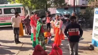 महोली: चमार बाग के पास गन्ने से भरी ट्रैक्टर ट्राली से टकराई तेज रफ्तार दो बाइक, दो लोगों की मौत, चार लोग घायल