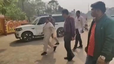 বারাবনী: কুলটির লছিপুর এলাকার ৪টি বুথের SIR এর এনুমারেশন ফর্ম ফিলাপ কাজের সরজমিনে খতিয়ে দেখলেন ADMG