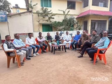 दाउदनगर: दाउदनगर महोत्सव की तैयारी को लेकर मौलाबाग स्थित सूर्यमंदिर के पास आयोजन समिति की हुई बैठक, तैयारी पर हुई चर्चा