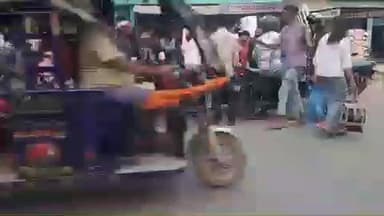 शेखपुरा: नगर परिषद कार्यालय के पास लहरिया कट बाइक सवार ने मचाया उत्पात, एक बुजुर्ग घायल