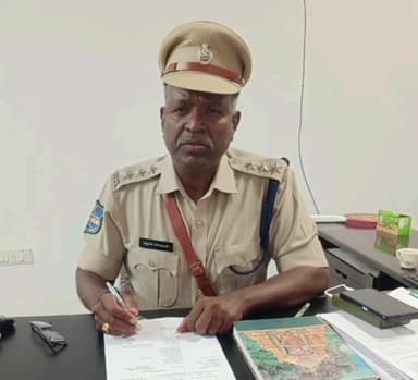 సిరిసిల్ల: ప్రజలు స్వేచ్ఛాయుత వాతావరణంలో ఓటు హక్కును వినియోగించుకోవాలి: డీఎస్పీ నాగేంద్ర చారి