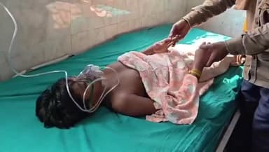 গোসাবা: গলায় ফাঁস লাগিয়ে আত্মহত্যার চেষ্টা শম্ভু নগরের সপ্তম শ্রেণীর স্কুল ছাত্রকে ভর্তি করা হলো ক্যানিং মহকুমা হাসপাতালে