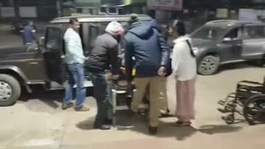 रायडीह: मरियम टोली के पास कार ने पेड़ को मारी टक्कर, 5 घायल, एक मासूम की मौत