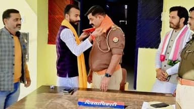 करनैलगंज: कौड़िया थाने के नए प्रभारी तेज प्रताप सिंह का जनप्रतिनिधियों ने गर्मजोशी से स्वागत किया