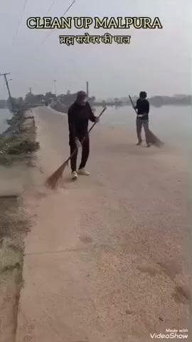 मालपुरा: मालपुरा में युवाओं की टीम ने पवित्र ब्रह्म सरोवर की पाल पर सफाई अभियान चलाया, आम जन को सफाई के प्रति किया जागरूक