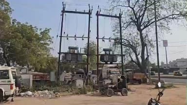 મહેમદાવાદ: અમદાવાદ રોડ ઉપર અક્ષર રેસીડેન્સી એન્ડ કોમર્શિયલ બિલ્ડીંગ પાસે જીવતા વિજકરંટવાળી ખુલ્લી ડી.પી. બની જોખમી #Jansamasya