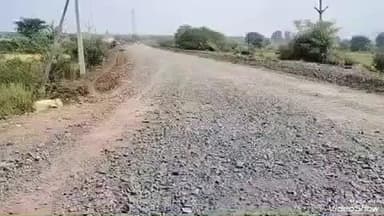 बेगमगंज: निर्माणाधीन सड़क पर आए दिन हो रहे हैं हादसे