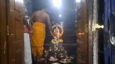 బాల్కొండ: భీంగల్ మండలంలోని చోక్కయ్యగుట్ట అయ్యప్ప ఆలయంలో అయ్యప్ప మాలధారణ కార్యక్రమాలు