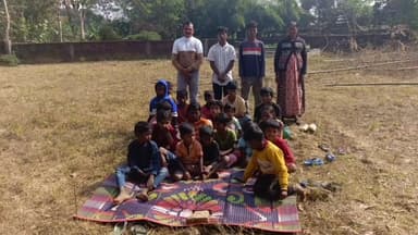 भंडरा: ज़िले के विभिन्न प्रखंडों में भाजपा कार्यकर्ताओं ने सुना पीएम मोदी के 'मन की बात' का 128वां एपिसोड