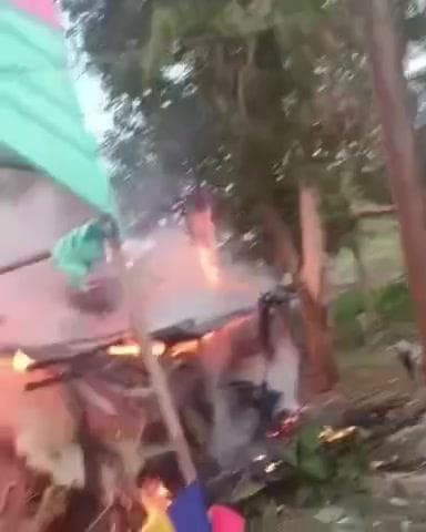 कोचाधामन: महियारपुर डिंगसोल में आग लगने से एक घर जलकर राख, टेंट का कपड़ा भी जला