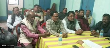 তুফানগঞ্জ ২: বক্সিরহাট-বাজার তৃণমূলের দলীয় কার্যালয় সমস্ত অঞ্চল কমিটির সভাপতি ও চেয়ারম্যানদের নিয়ে আয়োজিত আলোচনা সভা