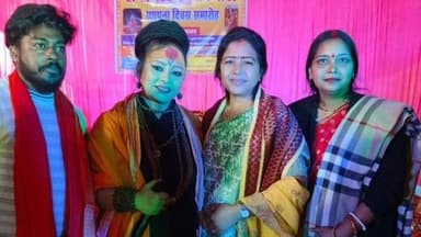 चितरपुर: रजरप्पा प्रोजेक्ट स्थित हनुमान मंदिर के वार्षिक समारोह में भक्ति जागरण कार्यक्रम में शामिल हुईं विधायक