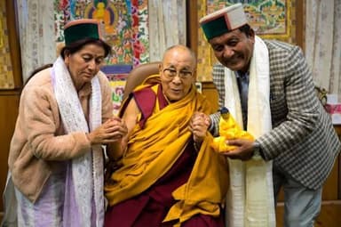 बौद्ध धर्मगुरु दलाईलामा से दर्शन को पहुंचे मंत्री जगत सिंह नेगी ... https://ewn24.in/ #ewn24news #choiceofhimachal #hi...