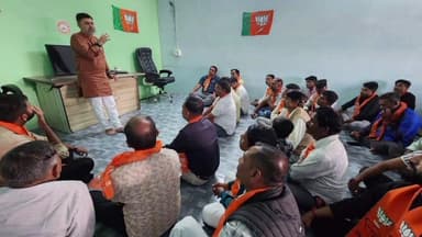 મહુધા: "મન કી બાત"કાર્યક્રમનું પ્રસારણ નિહાળ્યું. મહુધામાં ધારાસભ્ય શ્રી સંજયસિંહ મહિડા સહિત ભાજપના કાર્યકરો પણ ઉપસ્થિત રહ્યા