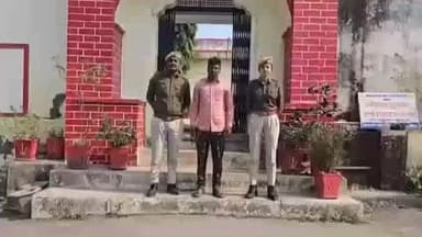 झौथरी: ऑपरेशन सुदर्शन चक्र के तहत 9 साल से फरार स्थाई वारंटी को गिरफ्तार किया, थाना धम्बोला पुलिस की बड़ी सफलता