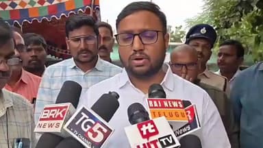 మునగాల: మునగాల లో నామినేషన్ కేంద్రాన్ని పరిశీలించిన కలెక్టర్ తేజస్