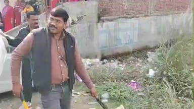 पडरौना: पड़रौना आवासीय इलाके में दिखा विशाल रॉक पाइथन, उपज फाउंडेशन और वन विभाग की टीम ने किया सफल रेस्क्यू