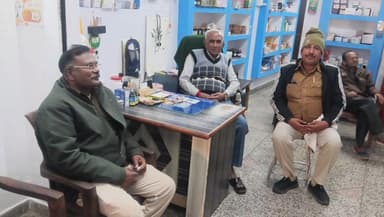 महाराजपुर: गढ़ीमलहरा थाना पुलिस ने थाना क्षेत्र के प्राइवेट अस्पतालों और मेडिकल स्टोर पर जाकर की जांच