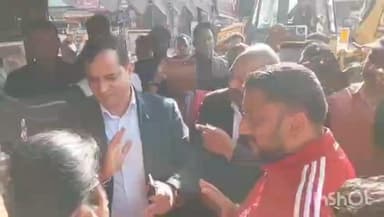 विकासनगर: हरबर्टपुर चौक पर अतिक्रमण हटाने के दौरान छोले-भटूरे की ठेली को लेकर विवाद, वीडियो सोशल मीडिया पर हुआ वायरल