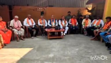 मांडू: दिगवार में लोगों ने प्रधानमंत्री नरेन्द्र मोदी के 'मन की बात' कार्यक्रम को सुना