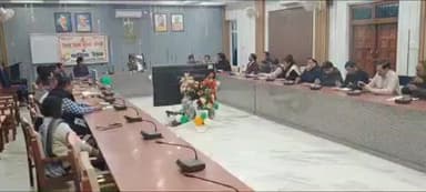 पीलीभीत: गांधी सभागार में सीडीओ की अध्यक्षता में आयोजित सड़क सुरक्षा समिति की बैठक, सीडीओ ने जारी किए निर्देश