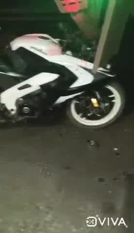 नीमडीह: एनएच 32 लुपुंगडीह जाहिरा मोड़ पर बाइक सवार दो युवकों ने खड़ी ट्रक को टक्कर मारी, दोनों घायल