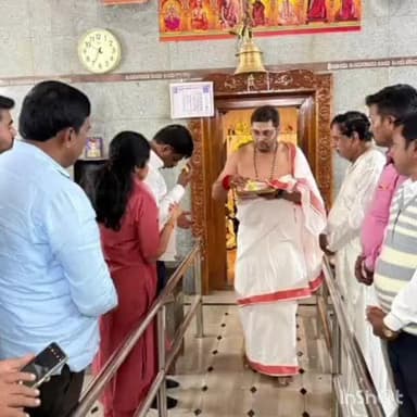 ಅಜ್ಜಂಪುರ: ಪಟ್ಟಣದ ವೀರಾಂಜನೇಯ ಸ್ವಾಮಿ ದೇವಸ್ಥಾನಕ್ಕೆ ಭೇಟಿ ನೀಡಿ, ವಿಶೇಷ ಪೂಜೆಸಲ್ಲಿಸಿದ ಶಾಸಕ ಶ್ರೀನಿವಾಸ್.!