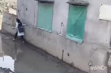 कन्नौद: साकट्या के नयापुरा में गंदे पानी से स्कूल जाने को मजबूर शिवराज मामा की भांजियां