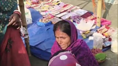 साहेबपुर कमाल: मल्हीपुर: गंगा नदी घाट पर डूब रही महिला को स्थानीय गोताखोरों ने बचाया