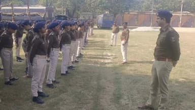 गोराडीह: वरीय पुलिस अधीक्षक हृदय कांत ने पुलिस केंद्र में सभी पुलिसकर्मियों का किया निरीक्षण