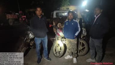 गोपीकांदर: वन विभाग की टीम ने गोपीकांदर थाना क्षेत्र से तीन बाइक पर लदी 7 बोटा सखुआ की लकड़ी ज़ब्त की